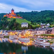 Cochem by og slottet Reichburg